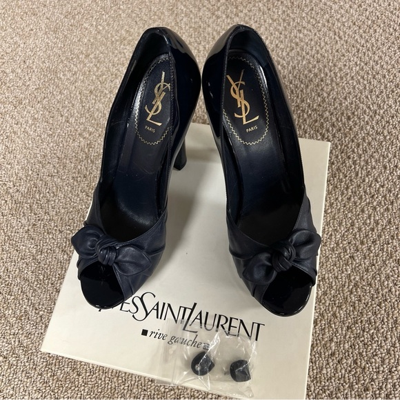Yves Saint Laurent Palais 105 Peep Toe Pumps in Black Patent/ Leather, Size 39.5 - Picture 5 of 5